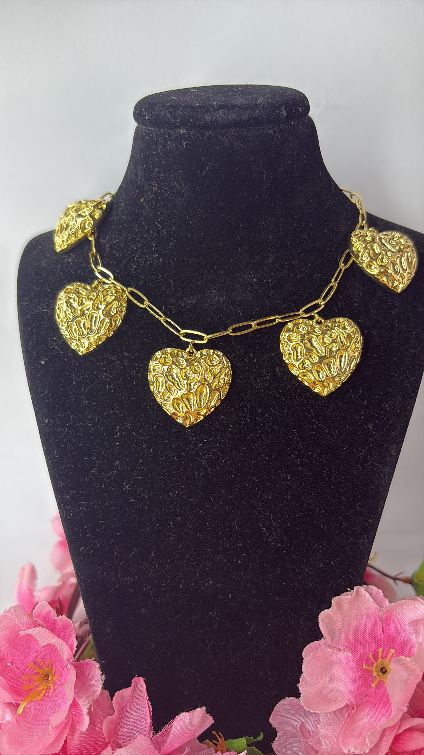 Hearts Of
Gold Necklace