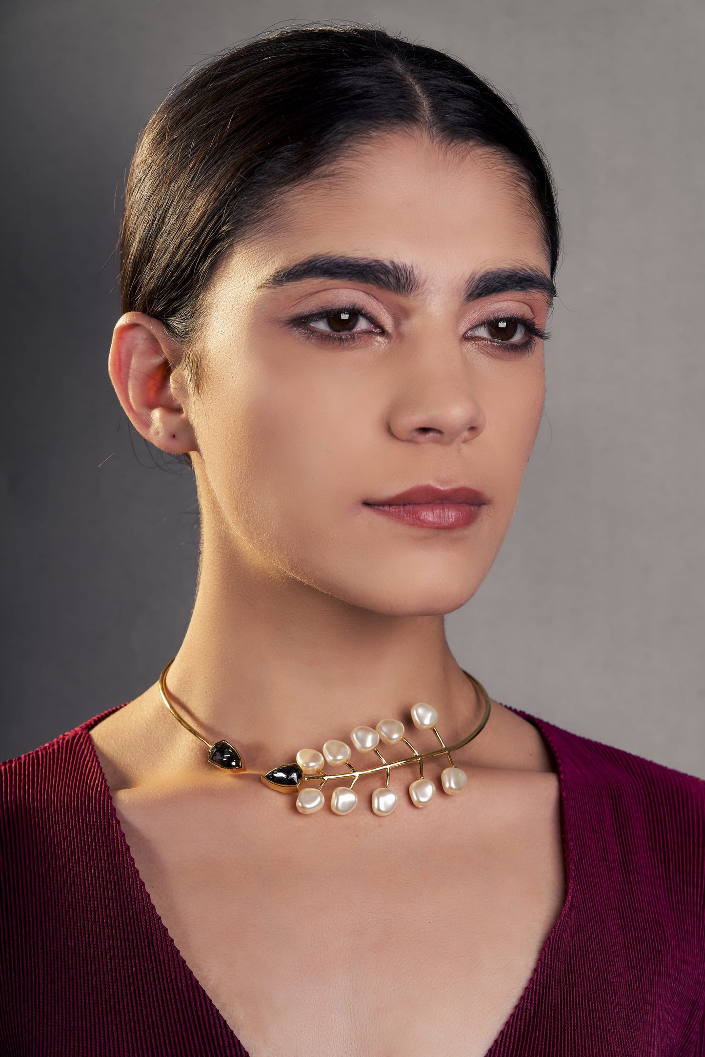 Glam Pearl Neckpiece