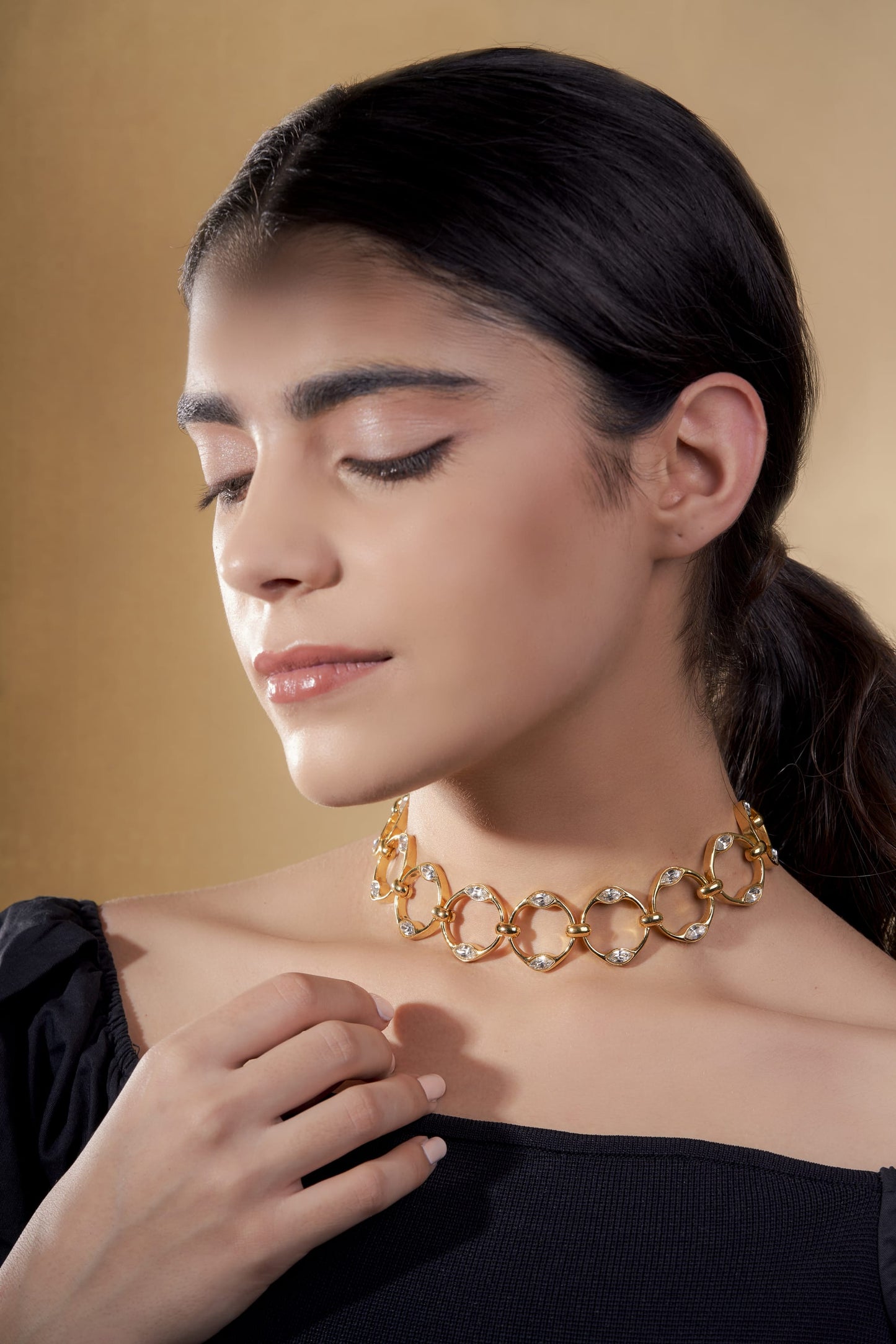 Amaira Symmetric Choker Neckpiece