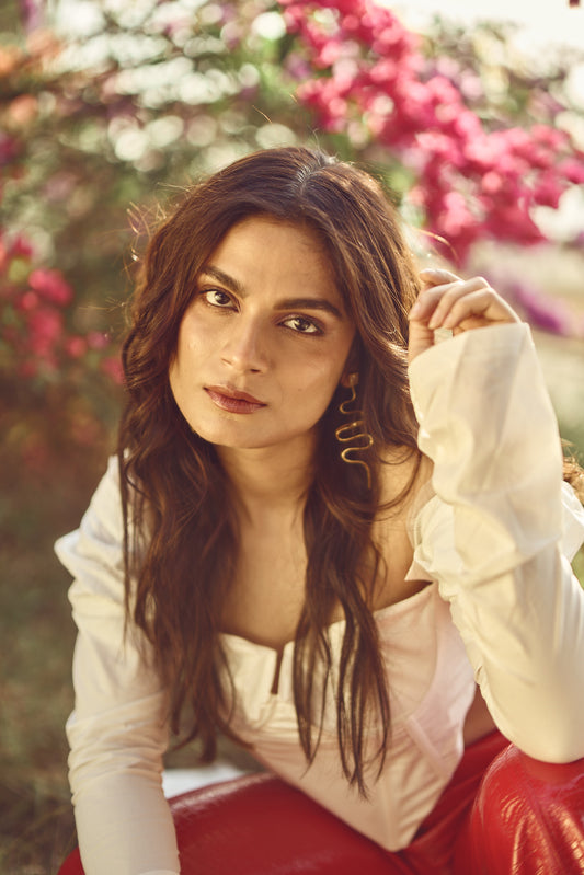 SRISHTI DIXIT IN SERPEANT EARRINGS