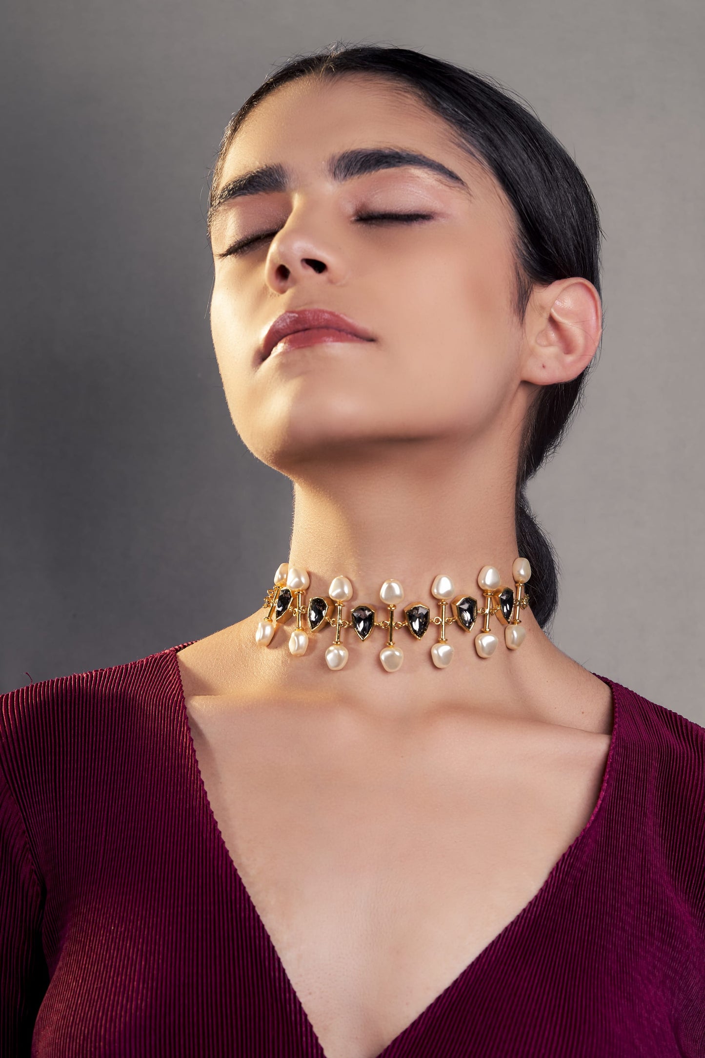Timeless Vibrant Crystal Pearl Choker in Black Crystals