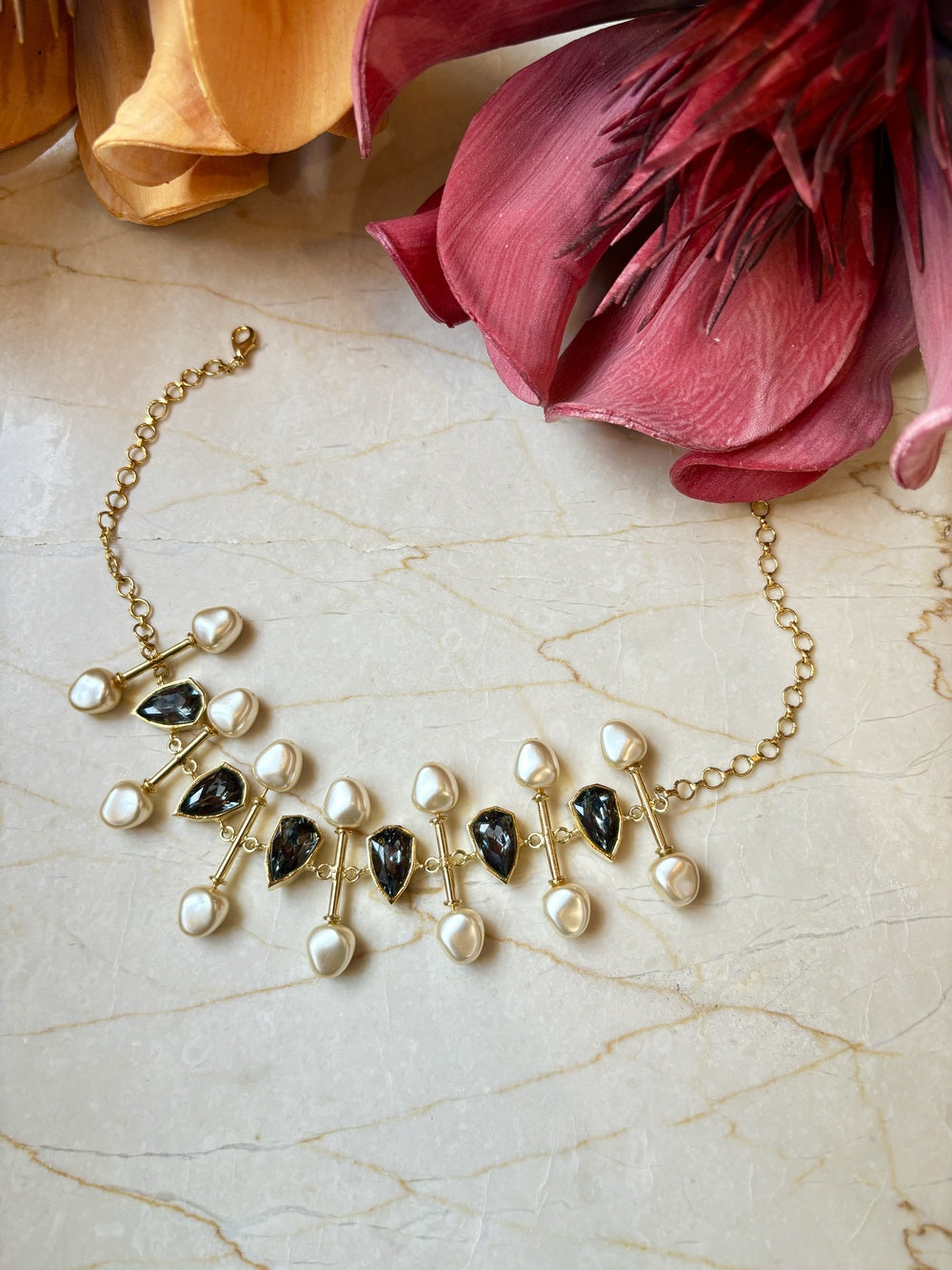 Timeless Vibrant Crystal Pearl Choker in Black Crystals