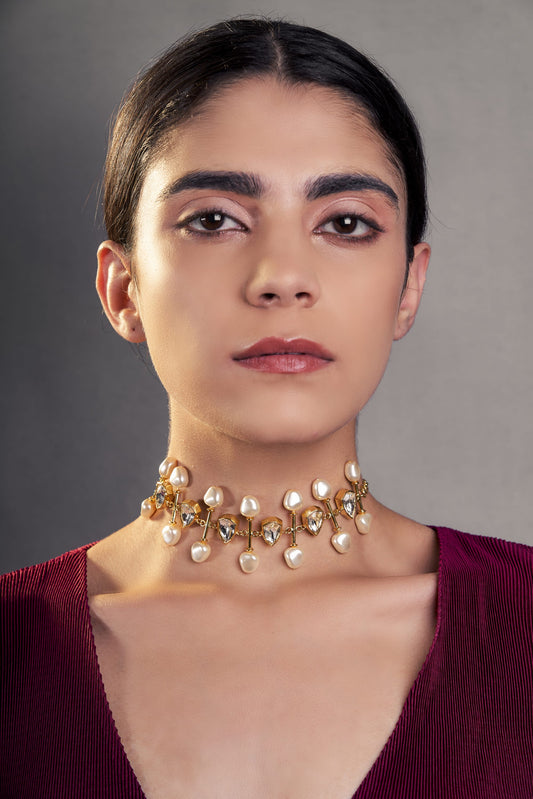 Timeless Vibrant Crystal Pearl Choker in White Crystals